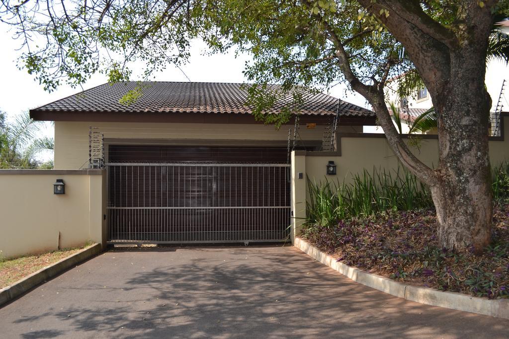Mahogany House - Solar Powered Villa Ballito Luaran gambar